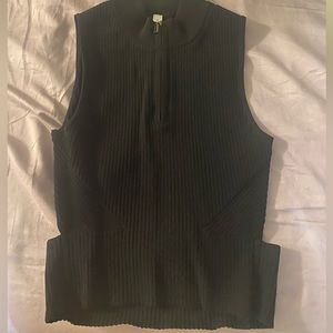 Lululemon Open Back Half-Zip Sweater black size medium